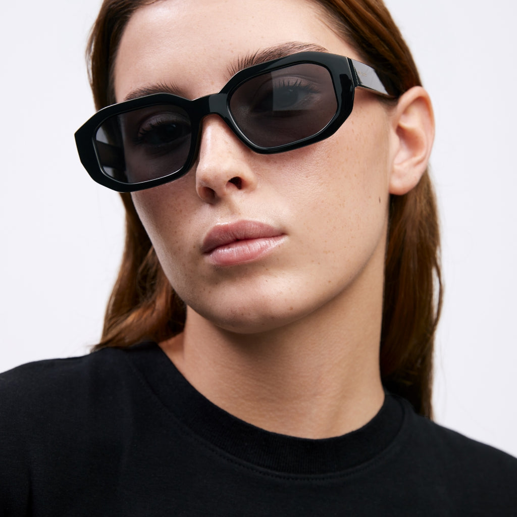 Meller Kessie All Black sunglasses